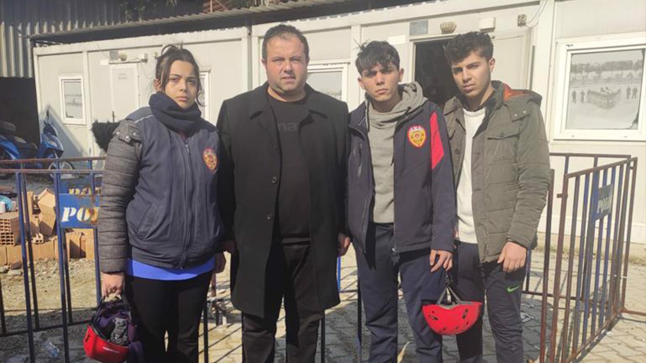 Selçuk Üniversitesi öğrencileri, arama kurtarma çalışmalarına destek veriyor